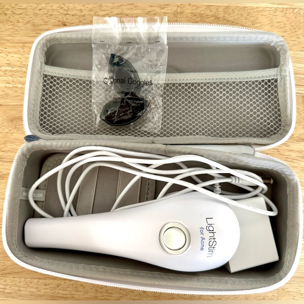 LightStim for Acne Device with Case